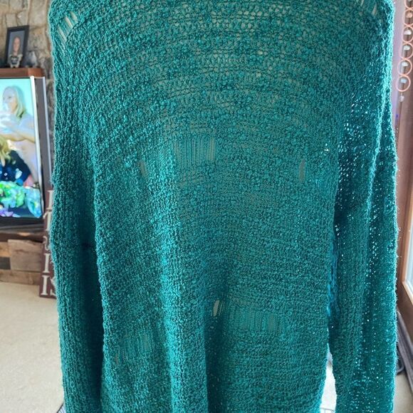 NWT BOUTIQUE DISTRESSED TURQ TEAL COLOR SWEATER. HAS DISTRESSED HOLES - Picture 7 of 7